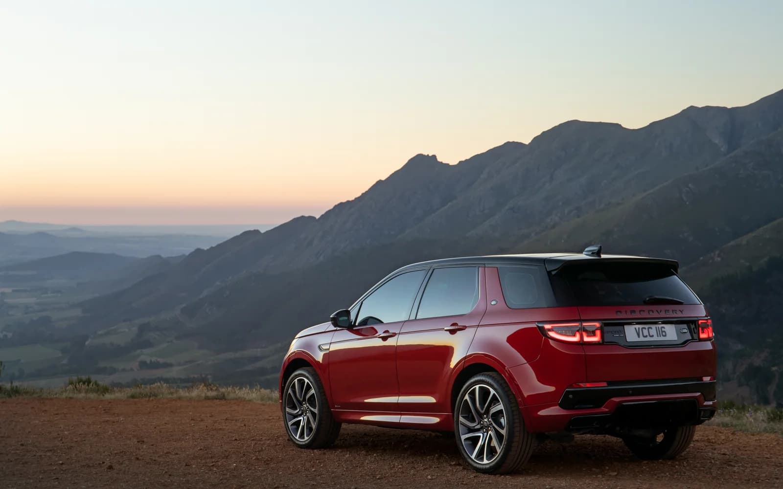 Land Rover Discovery Sport L550 facelift/PTA (P300e PHEV, MHEV) — 2020–