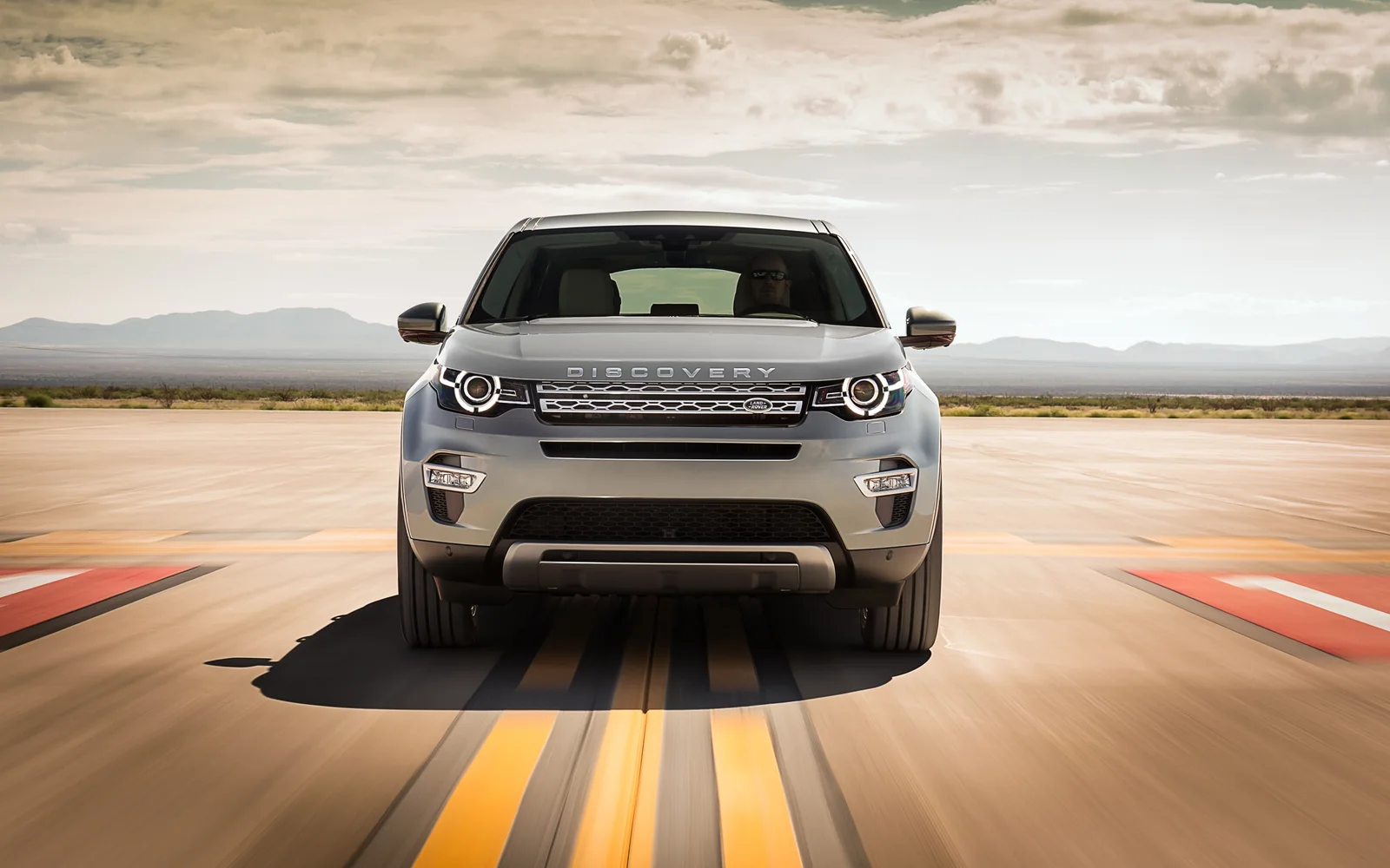 Land Rover Discovery Sport L550 pre-facelift (Ingenium) — 2015–2019