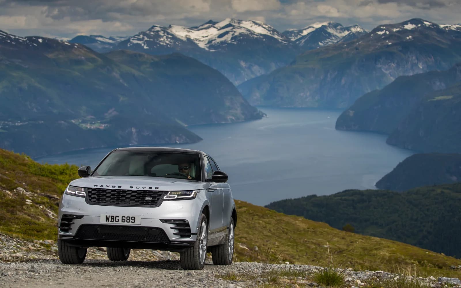 Land Rover Range Rover Velar S / SE / HSE / Dynamic (AWD) — 2017–