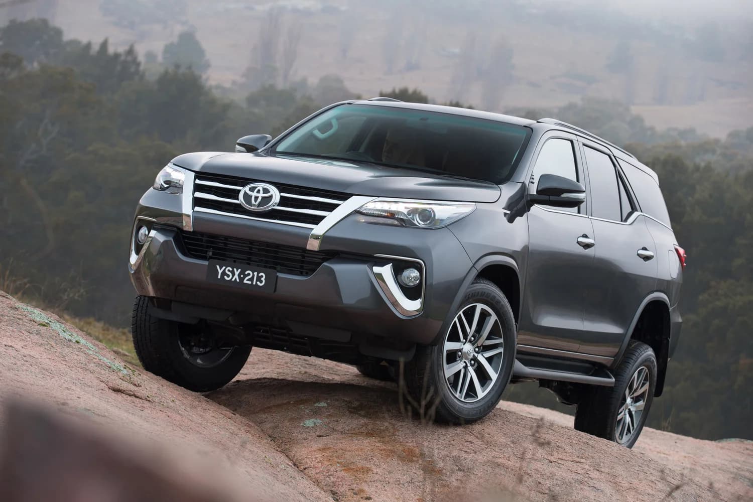 Toyota Fortuner 2nd gen (GX/GXL/Crusade) — 2015–