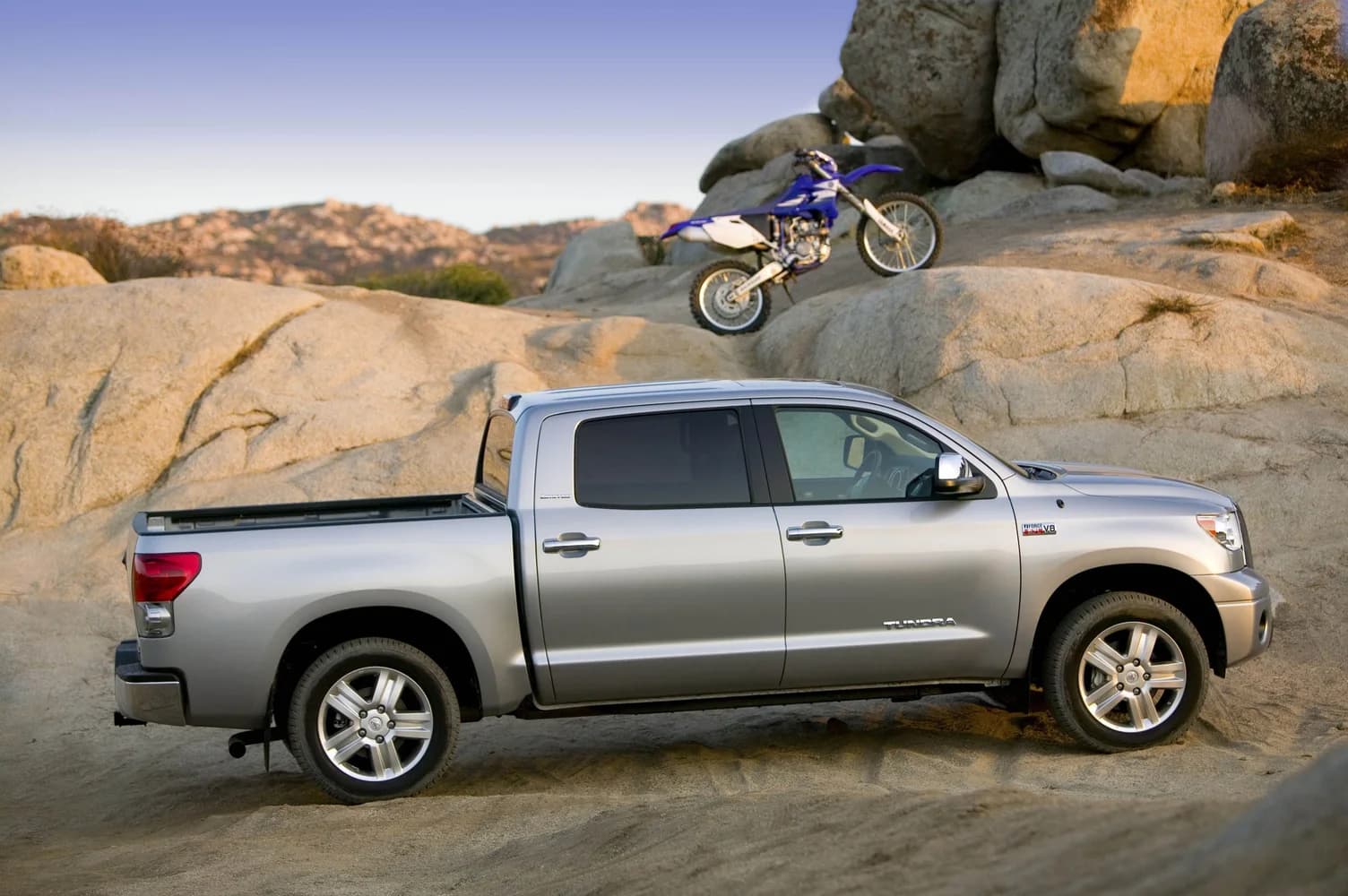 Toyota Tundra 2nd gen (SR5/1794/TRD Pro 2015+) — 2007–2021