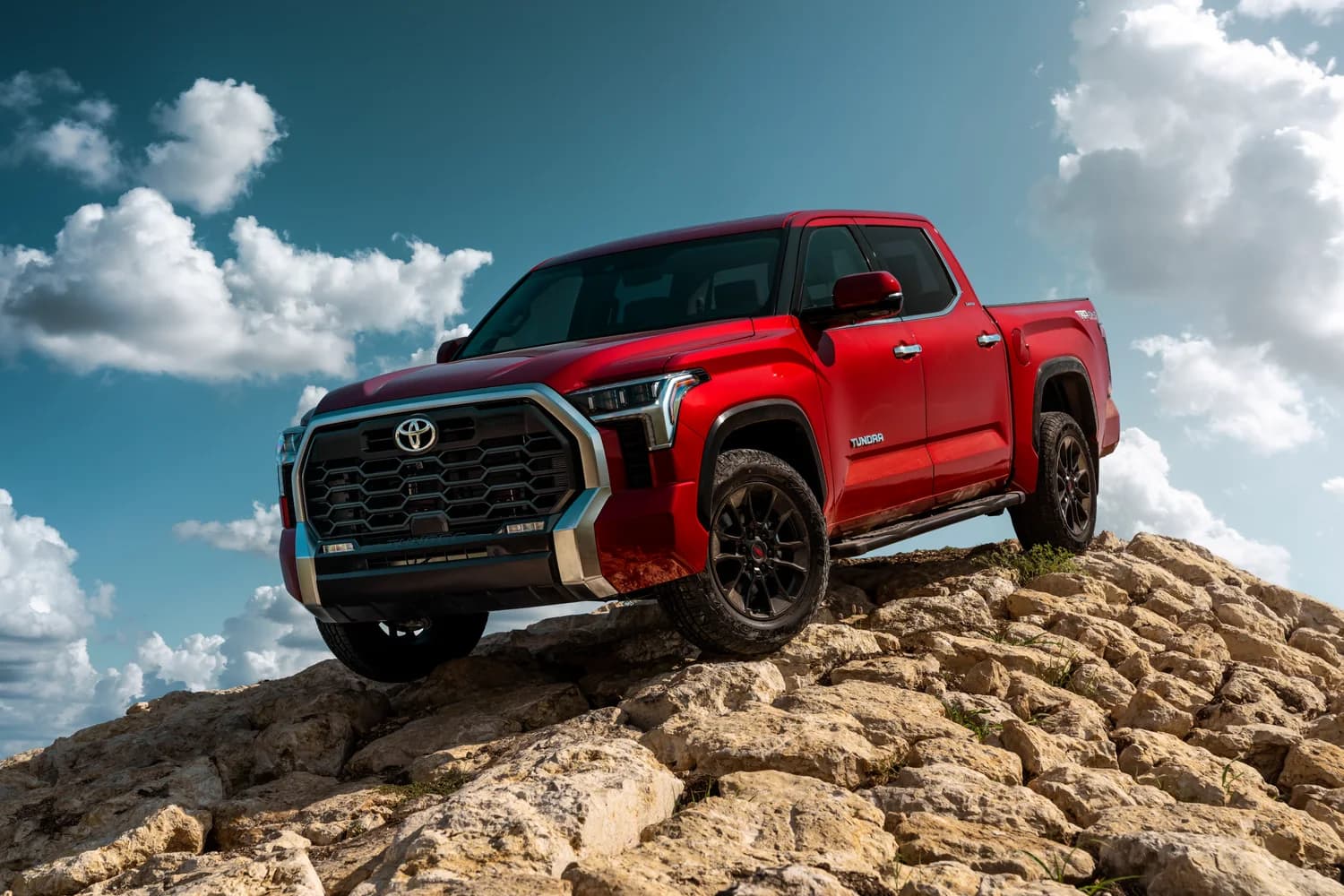 Toyota Tundra 3rd gen (SR5/Limited/TRD Off-Road/TRD Pro/Capstone) — 2022–